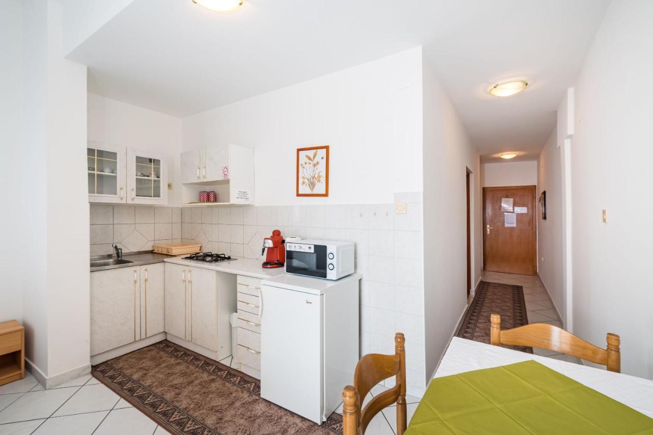 Nice Apartment Silvia Novalja Εξωτερικό φωτογραφία