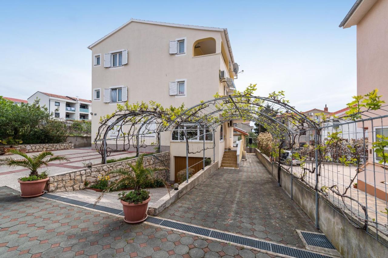 Nice Apartment Silvia Novalja Εξωτερικό φωτογραφία