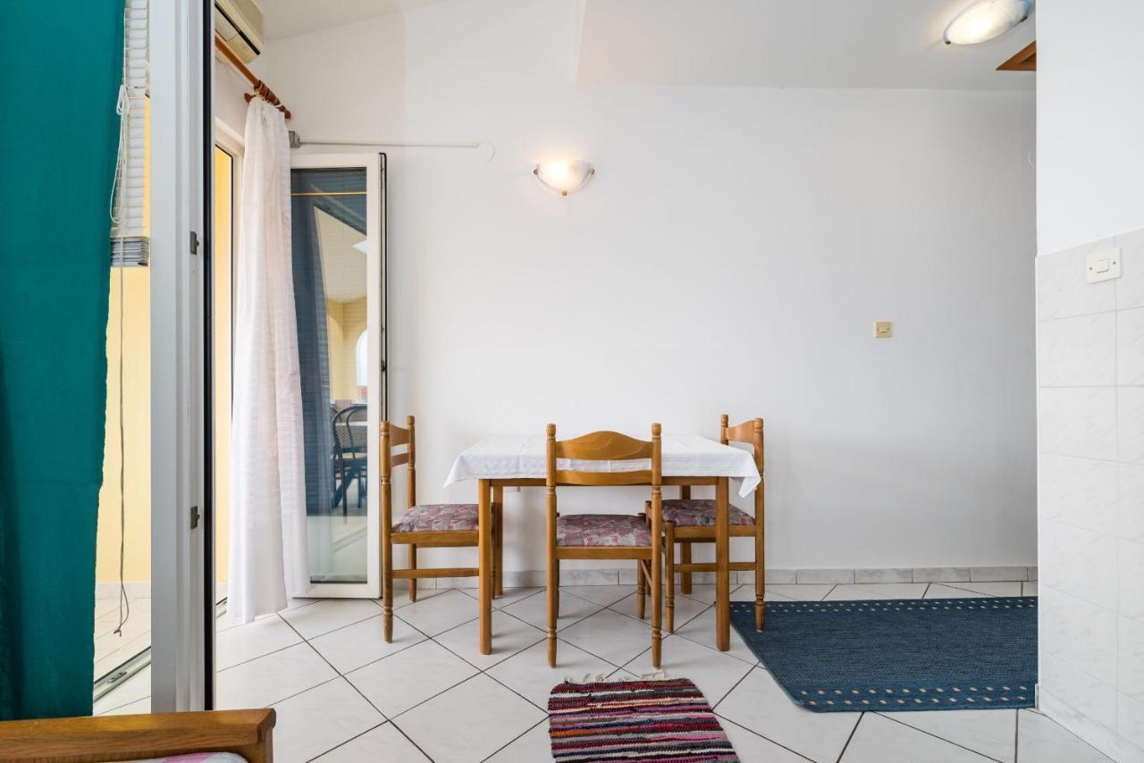 Nice Apartment Silvia Novalja Εξωτερικό φωτογραφία