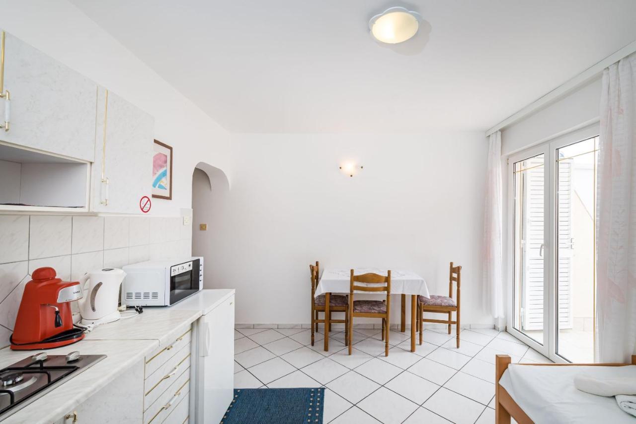 Nice Apartment Silvia Novalja Εξωτερικό φωτογραφία
