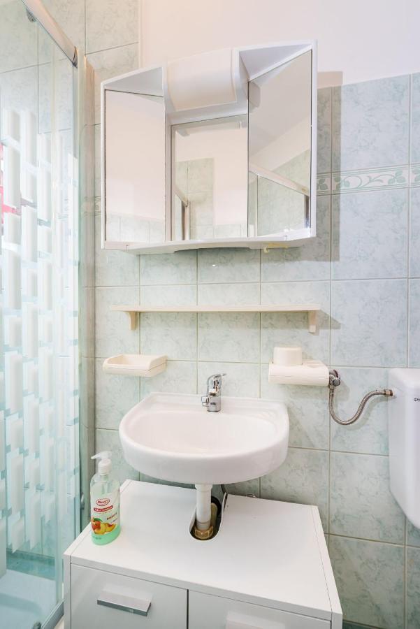 Nice Apartment Silvia Novalja Εξωτερικό φωτογραφία